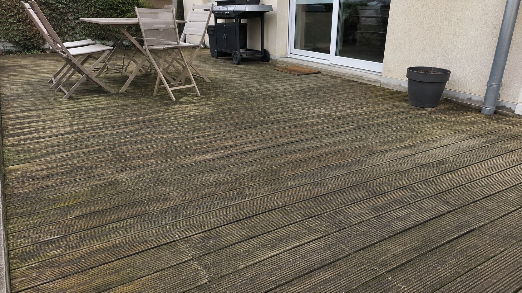 Terrasses en bois avant nettoyage